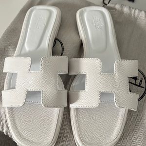 Chic comfortable Hermes Sandals in White!